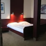 Hotel Na Ostrove 3*