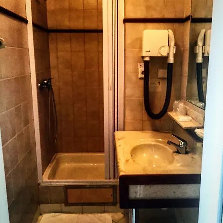 Hotel Na Ostrove 3*