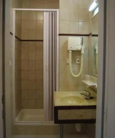 Hotel Na Ostrove 3*