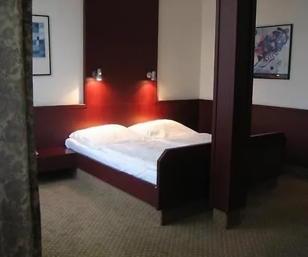 Hotel Na Ostrove 3*