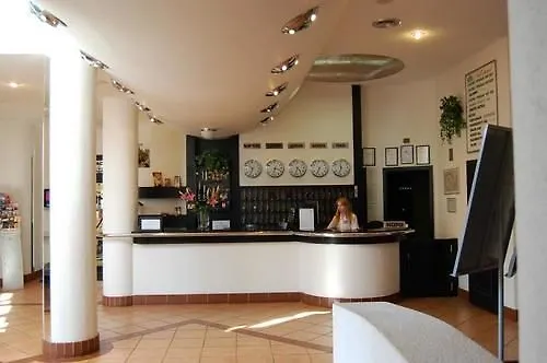 Hotel Na Ostrove 3*