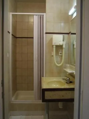 Hotel Na Ostrove 3*